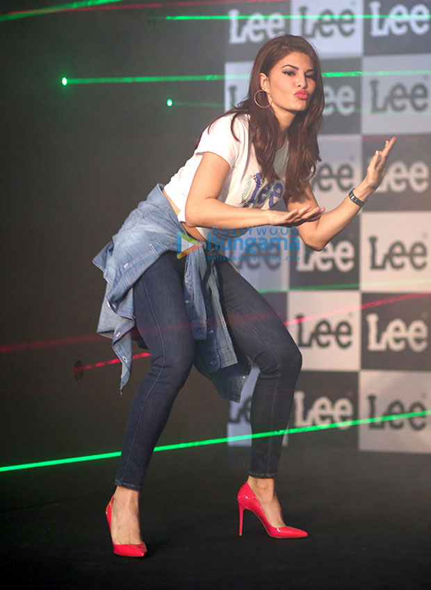 Jacqueline-Fernandez-brings-her-vivacious-self-at-the-launch-of-the-new-collection-of-Lee-denims!-1