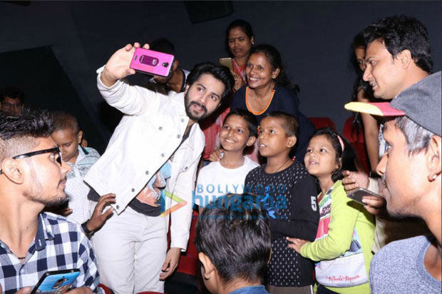 Varun Dhawan holds a special screening for cancer-stricken kids-2