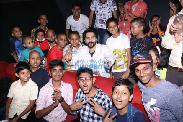 Varun Dhawan holds a special screening for cancer-stricken kids-3