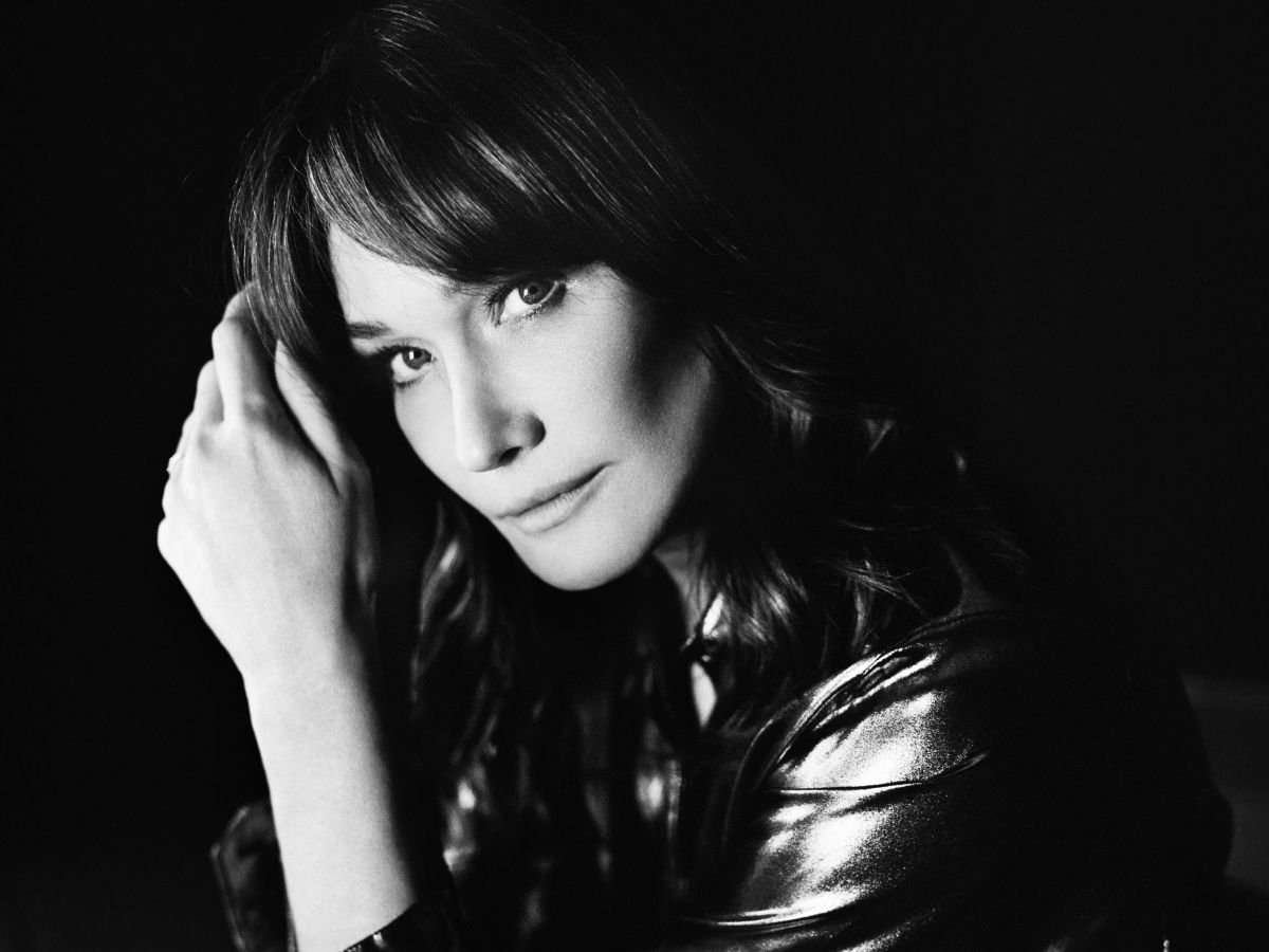carla bruni: “i am a feminist, but not from wearing a t-shirt”