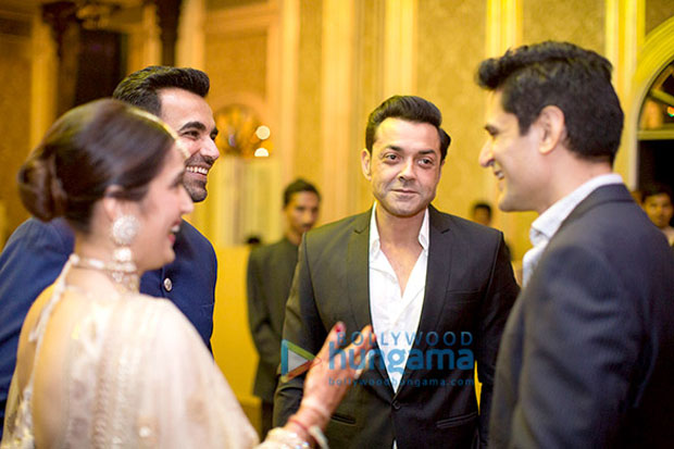 Anushka-Sharma,-Virat-Kohli-&-others-attend-Zaheer-Khan--Sagarika-Ghatge's-wedding-reception-(2)