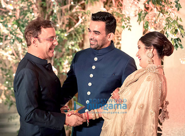 Anushka-Sharma,-Virat-Kohli-&-others-attend-Zaheer-Khan--Sagarika-Ghatge's-wedding-reception-(8)