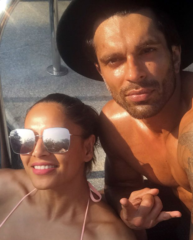 Bipasha Basu loves to flaunt her pink bikini and also her monkey love for hubby Karan Singh Grover (2)