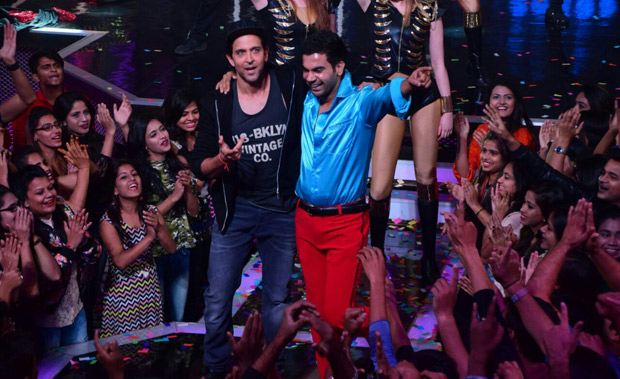 It was a riot on Lip Sing Battle with Hrithik Roshan, Kriti Sanon and Rajkummar Rao dancing together on stage (5)