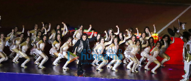 WOW! Salman Khan and Katrina Kaif rock the show at ISL’s opening ceremony (7)