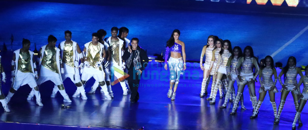 WOW! Salman Khan and Katrina Kaif rock the show at ISL’s opening ceremony (8)