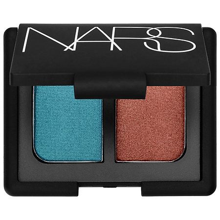 this cult-favorite eyeshadow palette is finally back in stock