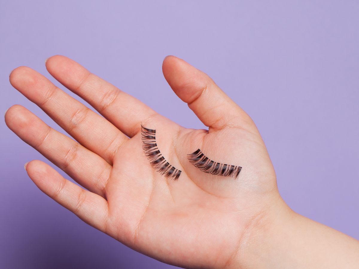 this false lash hack is going viral & it’s weirdly genius