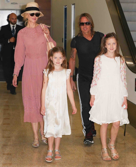 nicole kidman and family are ready for a hot christmas on the beach