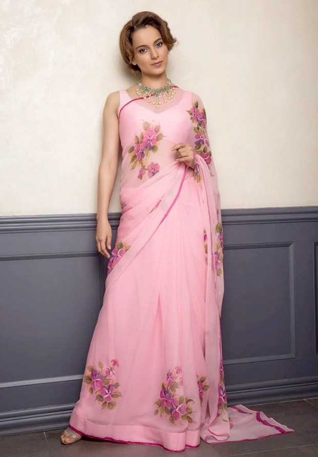 Daily Style Pill Kangana Ranaut has a flirty affair with a hot pink chiffon saree and here’s why we love it! (1)
