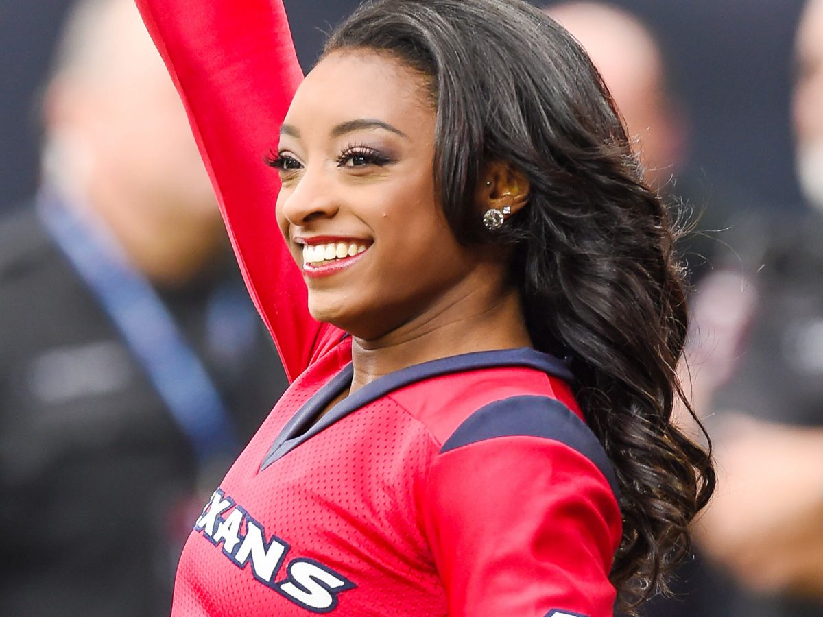 Simone Biles Confronted Her Hair Haters & It's Too Good