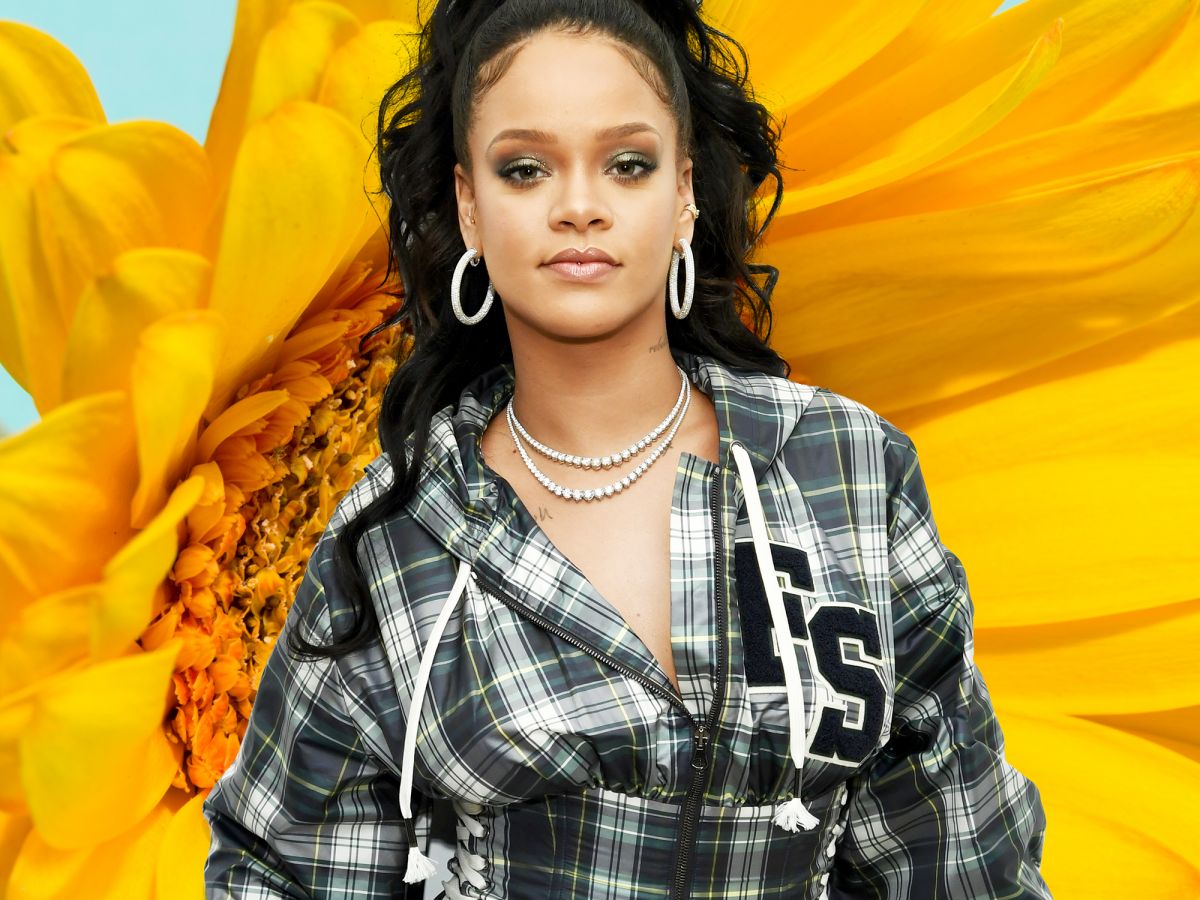 you have to see rihanna’s response to one fan’s call for trans models