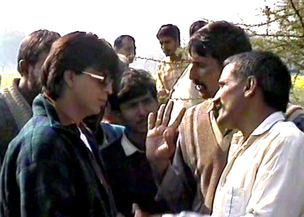when shah rukh khan spoke haryanvi and pacified irate villagers during ‘tujhe dekha toh’ shoot