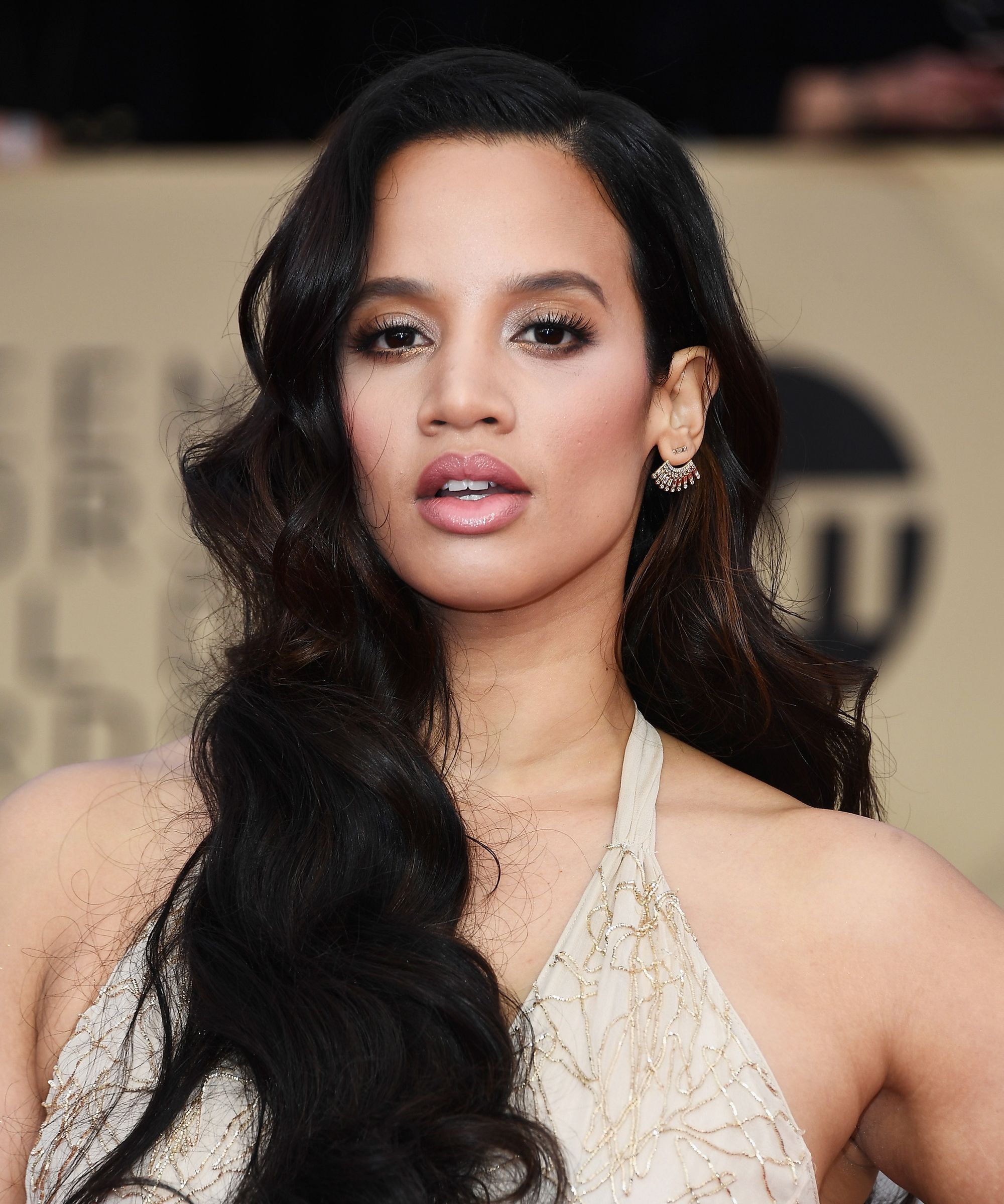 the under-$15 hair products behind these sag awards looks