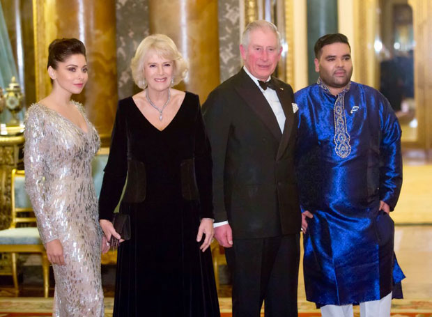 kanika kapoor performs in the presence of prince charles at buckingham palace!