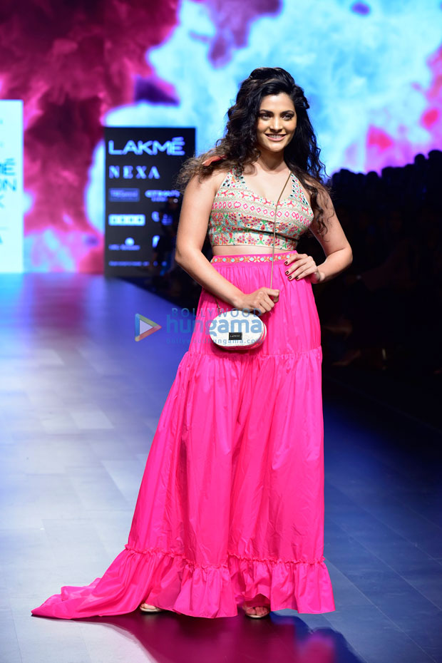 lakme fashion week 2018: saiyami kher goes glam in bubblegum pink for nishka lulla!