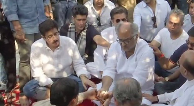 Boney Kapoor and Anil Kapoor immerse Sridevi's ashes in Haridwar