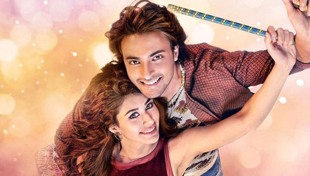 Loveratri actors Aayush and Warina shoot their first song in Gujarat with Vaibhavi Merchant
