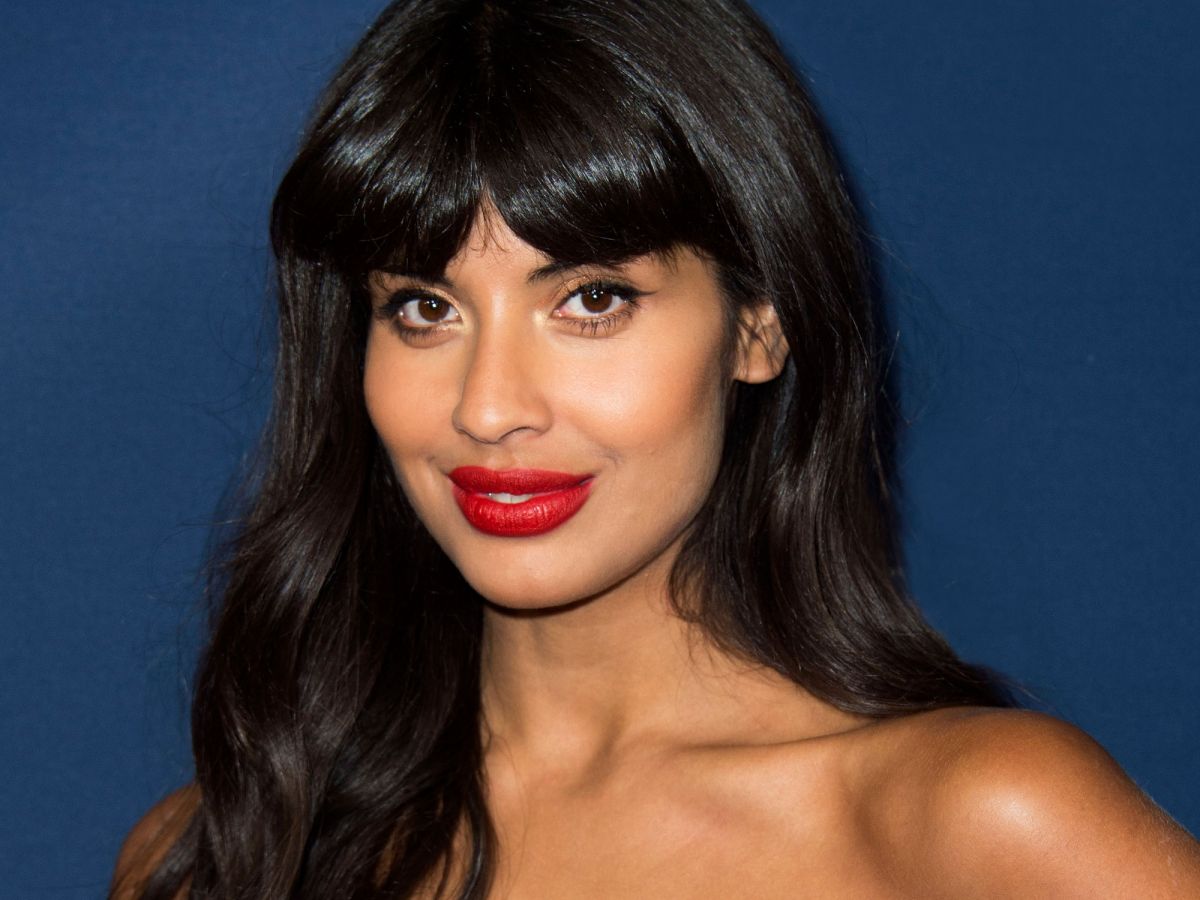 jameela jamil’s body-positive instagram makes us love her even more