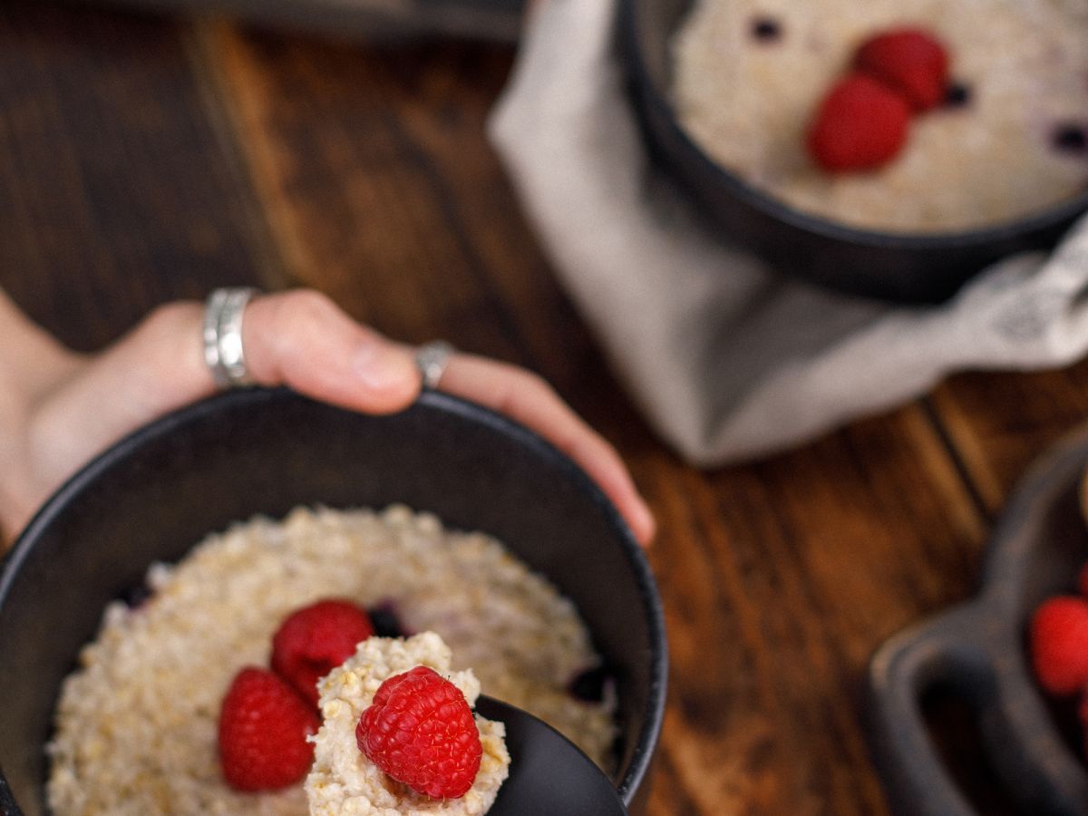 4 easy oatmeal packet hacks to make office breakfasts restaurant quality