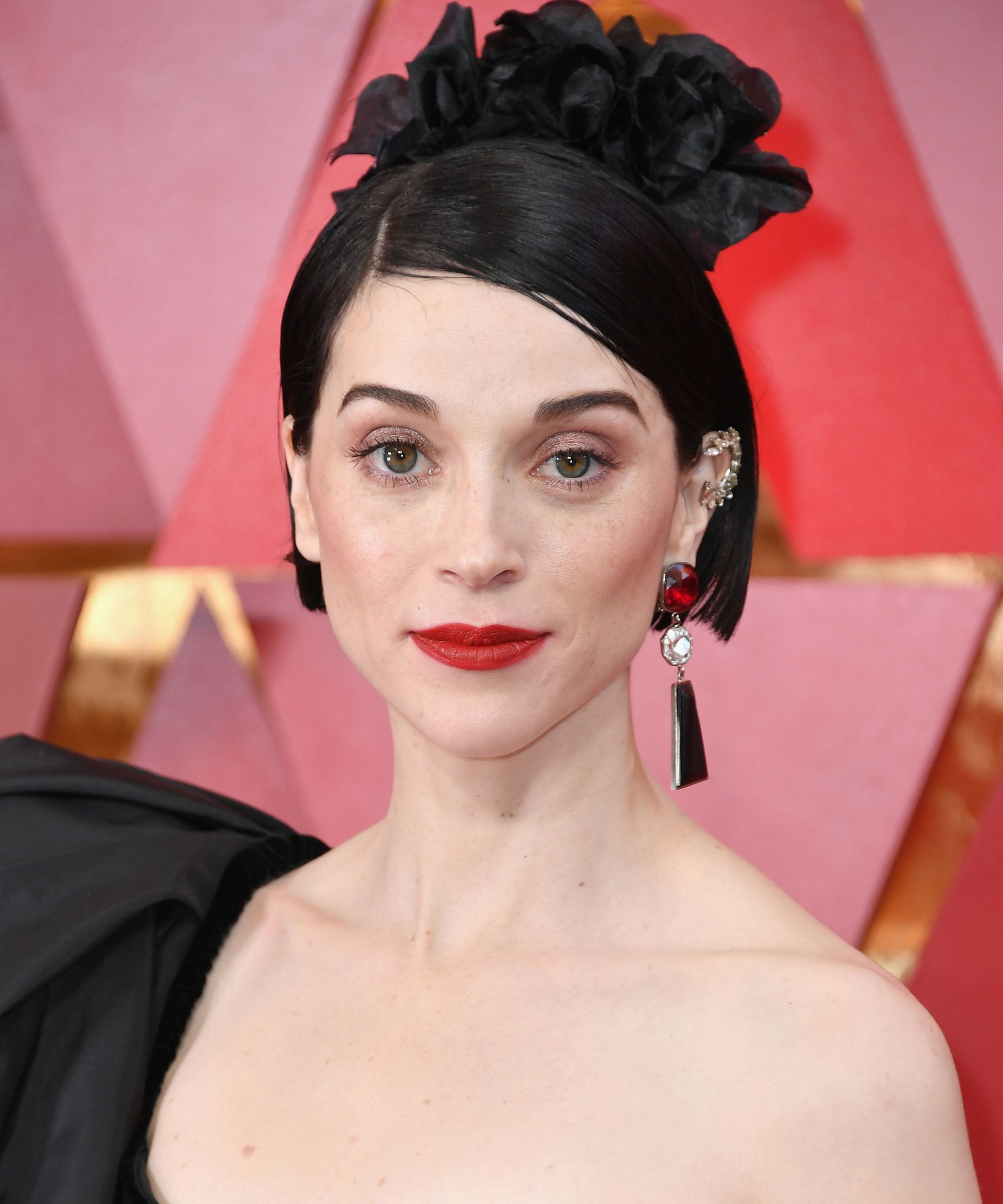 these hair accessories saved the oscars red carpet from beauty boredom