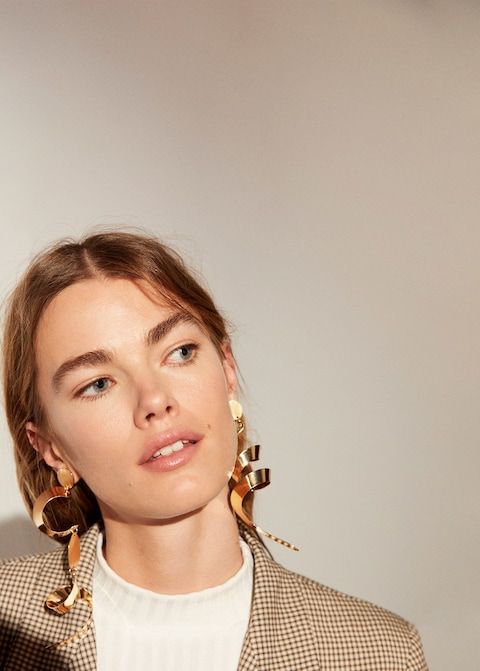 the accessory all fashion girls will be wearing this spring