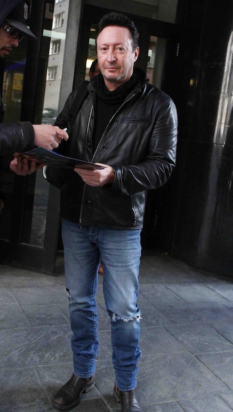 julian lennon doesn’t want to be like his father