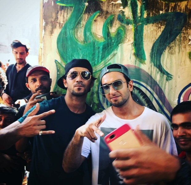 ranveer singh wraps up zoya akhtar’s gully boy with a crazy on set celebration