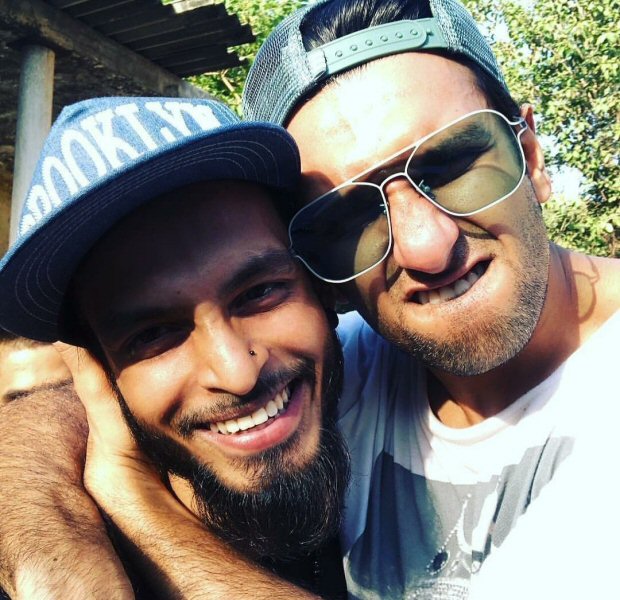 ranveer singh wraps up zoya akhtar’s gully boy with a crazy on set celebration