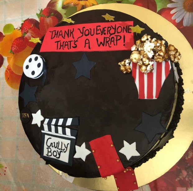 ranveer singh wraps up zoya akhtar’s gully boy with a crazy on set celebration