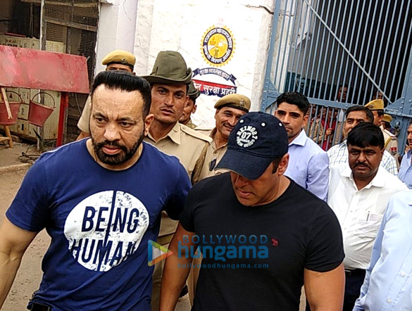 WATCH: Salman Khan EXITS Jodhpur central jail after being granted bail