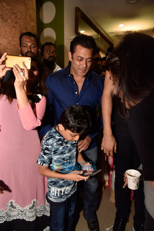 Salman Khan does charity for kids straight after jail (see pictures)