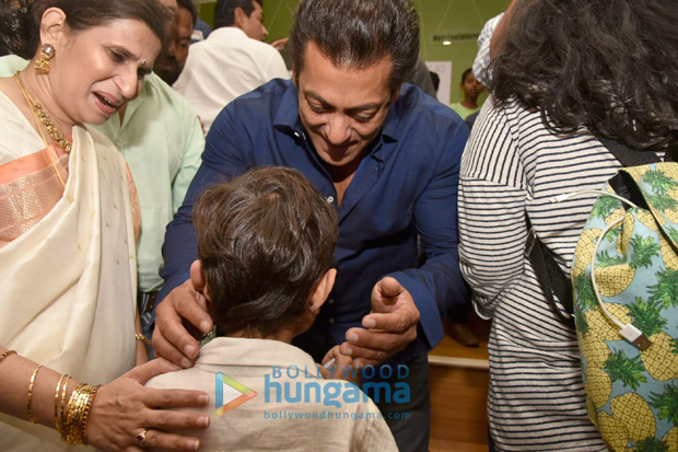 Salman Khan does charity for kids straight after jail (see pictures)