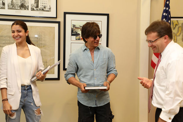 Shah Rukh Khan and Anushka Sharma visit US Consulate in Mumbai; to head to the US for Aanand L Rai's Zero