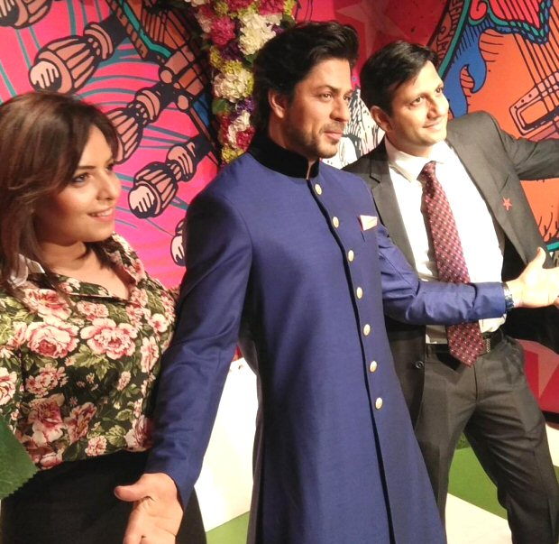 Shah Rukh Khan’s glorious wax statue unveiled at Madame Tussauds Delhi (see INSIDE pictures and videos)