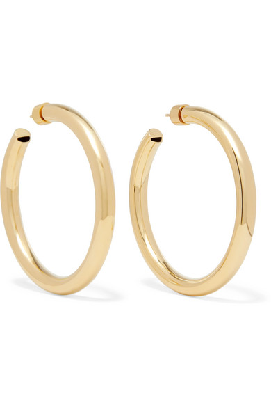 celebs love these gold hoops (so they’re selling out like crazy)