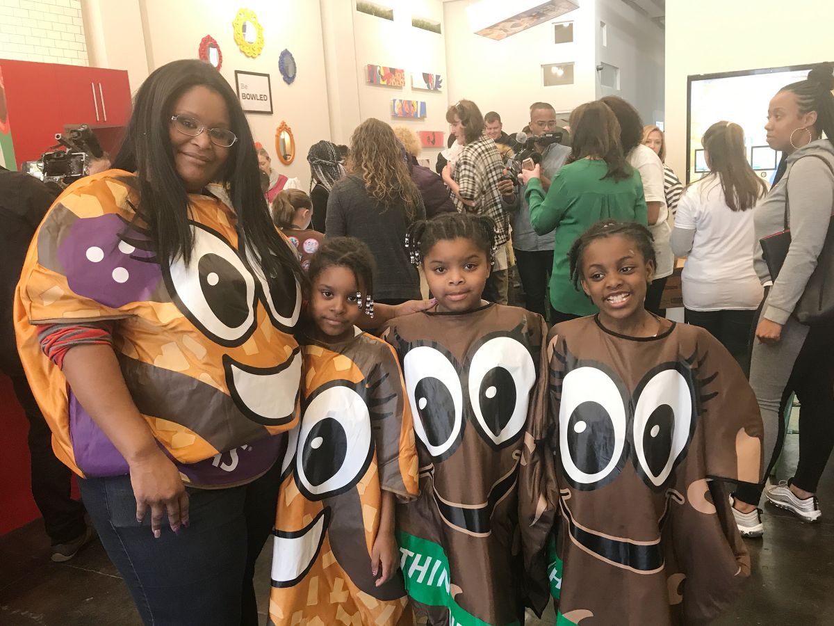 this homeless shelter-based girl scout troop is selling cookies for the first time