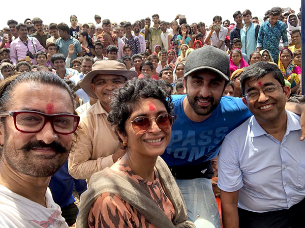 After Alia Bhatt, Ranbir Kapoor joins Aamir Khan in shramdaan for Paani Foundation