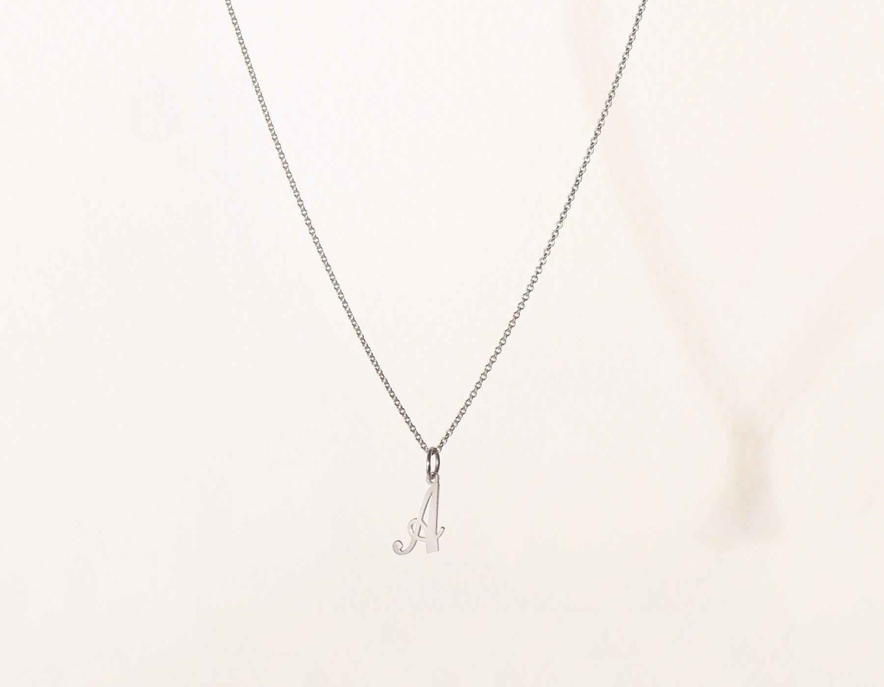 29 delicate necklaces now that we can show some skin again