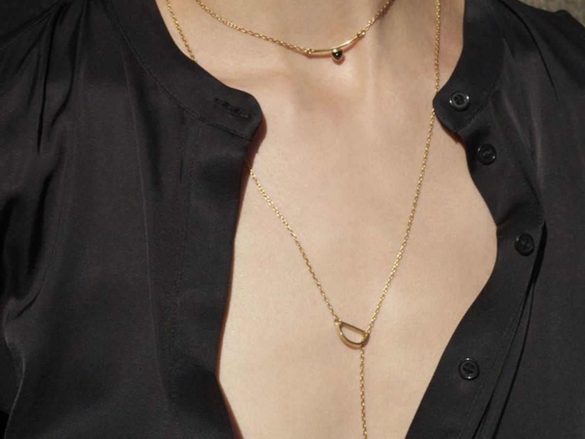 29 delicate necklaces now that we can show some skin again