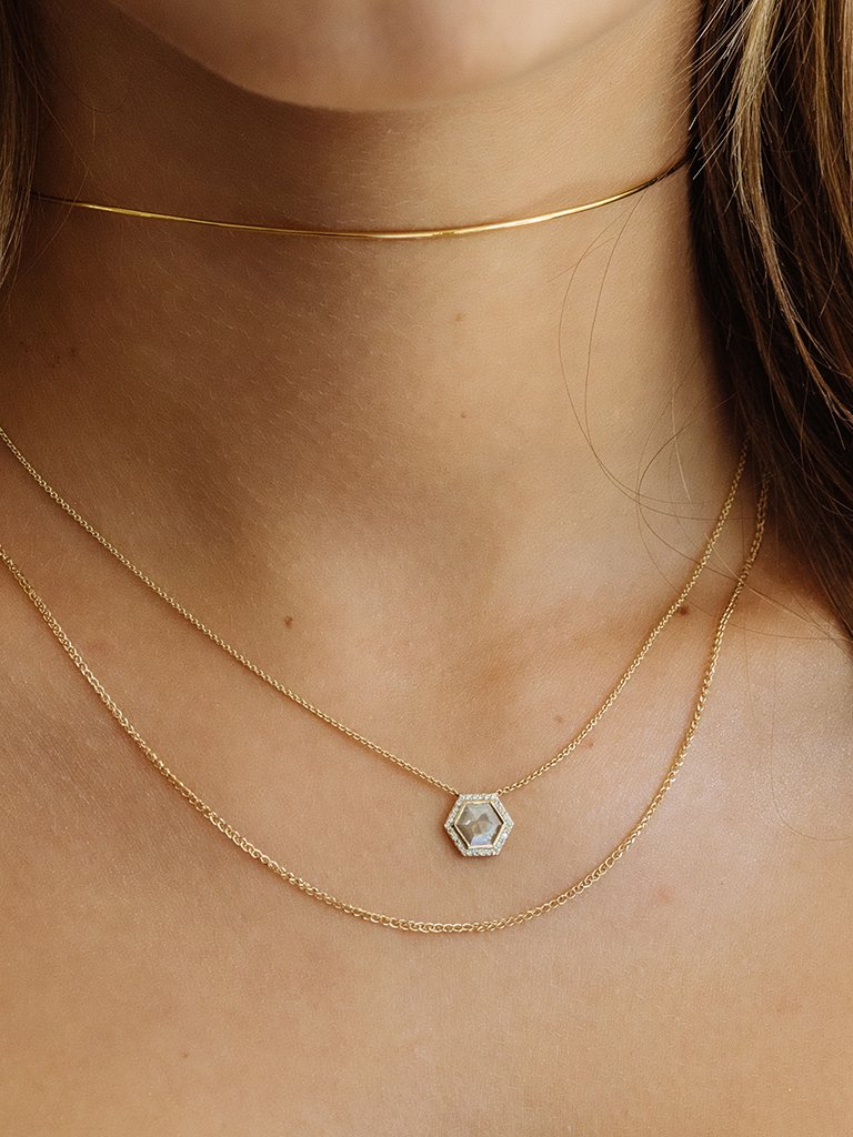 29 delicate necklaces now that we can show some skin again