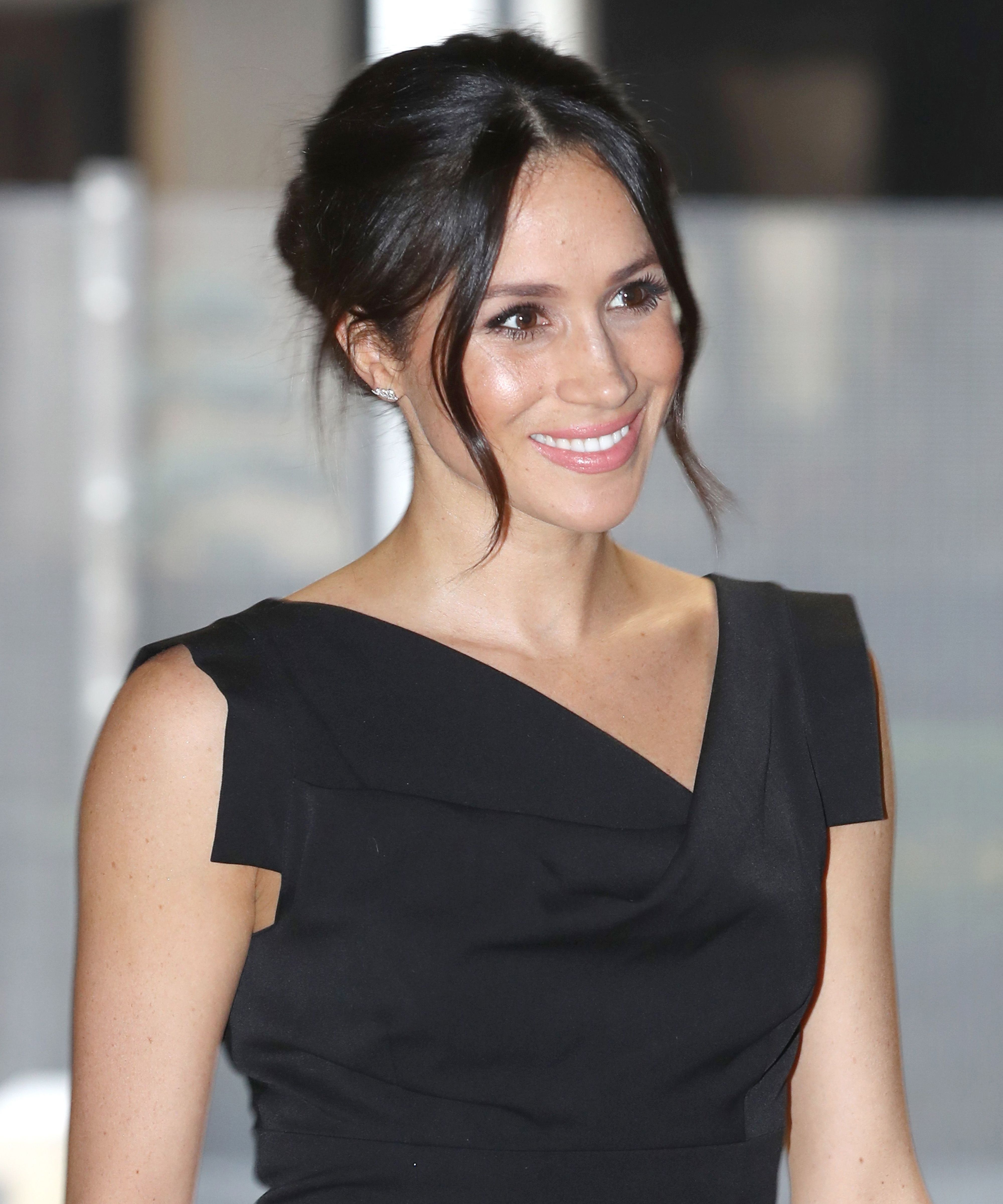 meghan markle always does these 5 things & no one has noticed