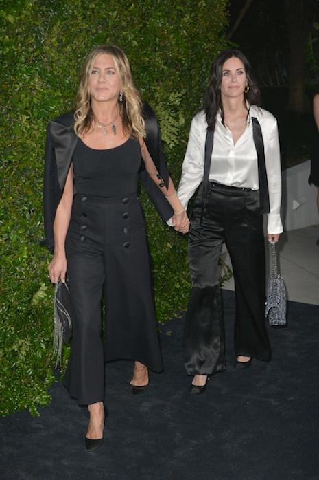 jennifer aniston and courteney cox have relationship problems – but not with each other