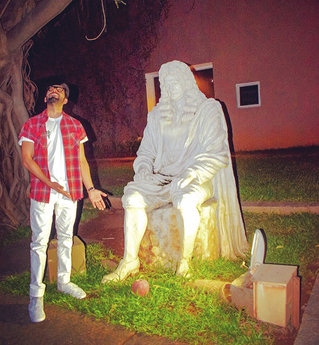 ayushmann khurrana poses with the only aryabhatta statue in the world [see pics]