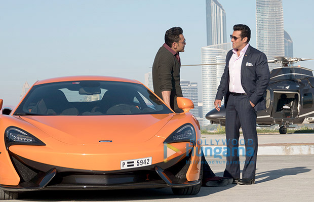 catch salman khan, jacqueline fernandez and the rest of the race 3 team shooting in picturesque locales of abu dhabi [see pics]
