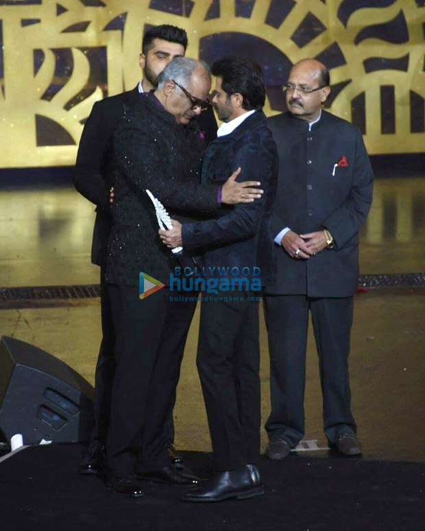 IIFA 2018: Boney Kapoor CRIES as late Sridevi receives special honour; Arjun Kapoor and Anil Kapoor comfort him