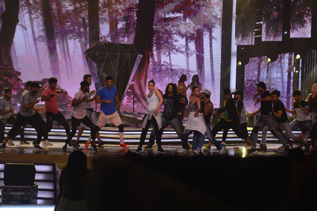 kareena kapoor, jacqueline fernandez, madhuri dixit sizzle on the dance floor for miss india rehearsals