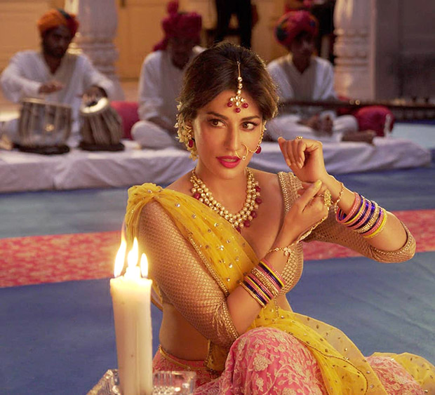 Saheb, Biwi Aur Gangster 3 Chitrangda Singh looks BEAUTIFUL as she recreates a Pakeezah moment 