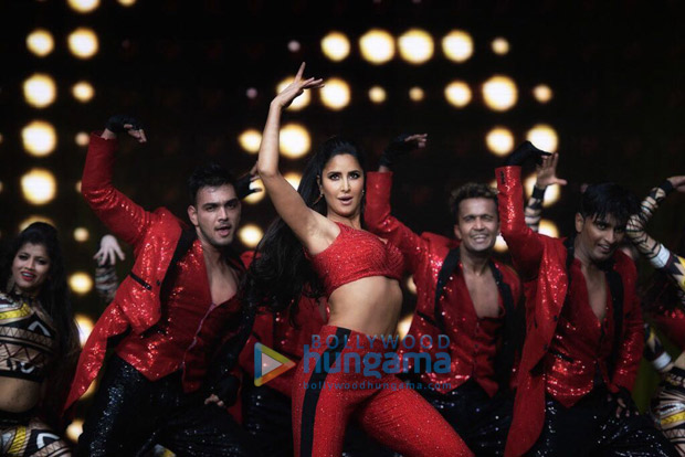 salman khan and katrina kaif enthrall with a ‘mashallah’ performance at da-bangg tour in atlanta