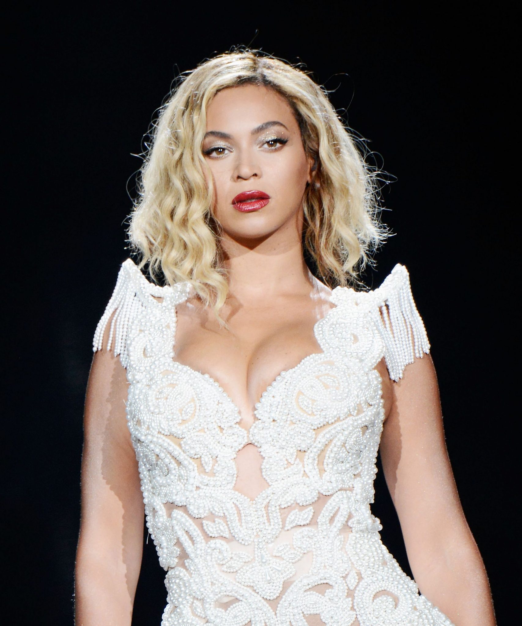 8 hairstyles that beyoncé always wears on tour
